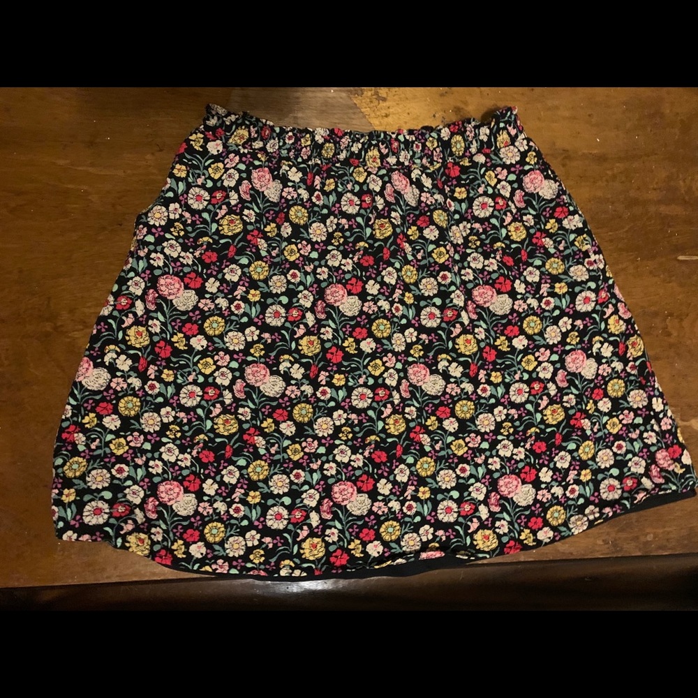 Loft floral print skirt in a size XS